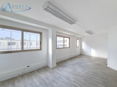 Photo 10 – location bureaux	SAINT LAURENT DU VAR (06700)