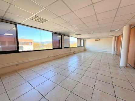 Photo 1 – location bureaux	CANNES LA BOCCA (06210)