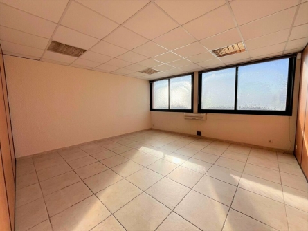 Photo 4 – location bureaux	CANNES LA BOCCA (06210)