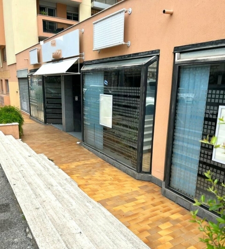 Photo 2 – location Locaux commerciaux	MENTON (06500)