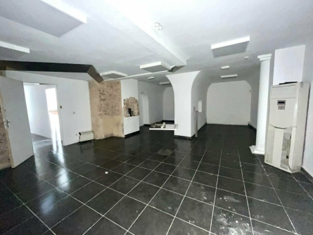 Photo 3 – location Locaux commerciaux	LES ARCS (83460)