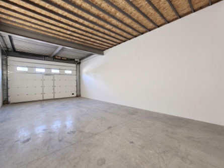 Photo 1 – location Entrepôts / activités	ROQUEBRUNE SUR ARGENS (83520)