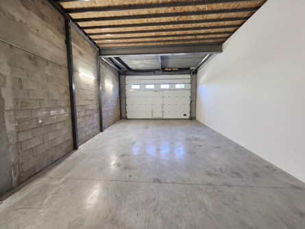 Photo 2 – location Entrepôts / activités	ROQUEBRUNE SUR ARGENS (83520)