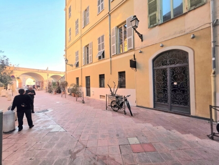 Photo 1 – location Locaux commerciaux	NICE (06300)