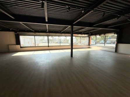 Photo 3 – location Locaux commerciaux	ROQUEBRUNE SUR ARGENS (83520)