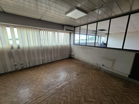 Photo 10 – location Entrepôts / activités	ANTIBES (06600)