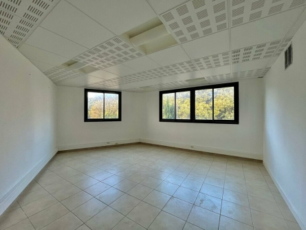 Photo 3 – location bureaux	MOUANS SARTOUX (06370)