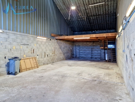 Photo 1 – location Entrepôts / activités	ANTIBES (06600)