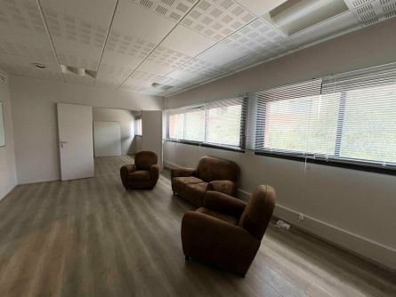 Photo 2 – location bureaux	MOUANS SARTOUX (06370)