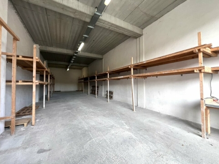 Photo 2 – location Entrepôts / activités	MOUGINS (06250)