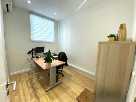 Photo 2 – location Locaux commerciaux	SAINT LAURENT DU VAR (06700)