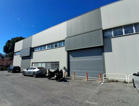 Photo 1 – location Entrepôts / activités	SAINT LAURENT DU VAR (06700)