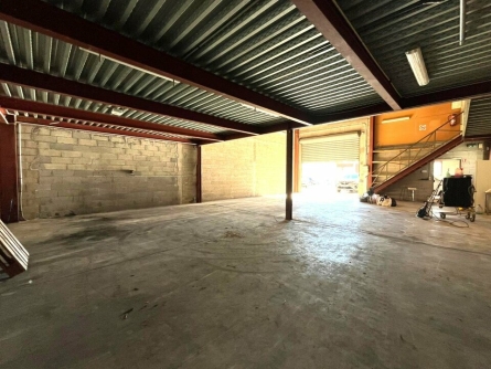 Photo 3 – location Entrepôts / activités	SAINT RAPHAEL (83700)