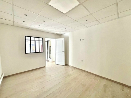 Photo 5 – location Locaux commerciaux	LES ARCS (83460)