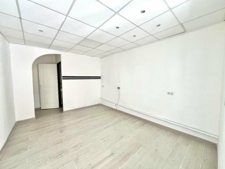 Photo 6 – location Locaux commerciaux	LES ARCS (83460)