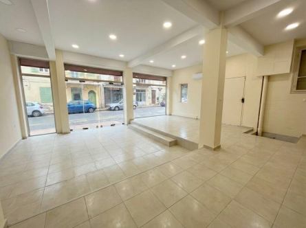 Photo 1 – location Locaux commerciaux	JUAN LES PINS (06160)