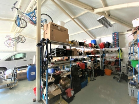 Photo 3 – location Entrepôts / activités	CAGNES SUR MER (06800)
