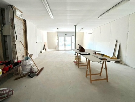Photo 2 – location Locaux commerciaux	LES ARCS (83460)