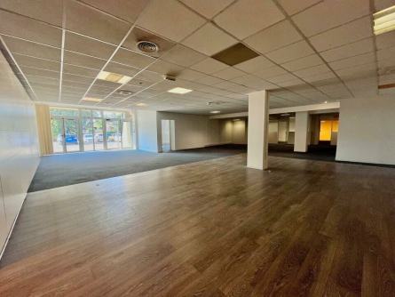 Photo 1 – location Entrepôts / activités	VALBONNE (06560)